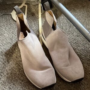 Vionic Women's Slip-On Sneakers - Light Gray